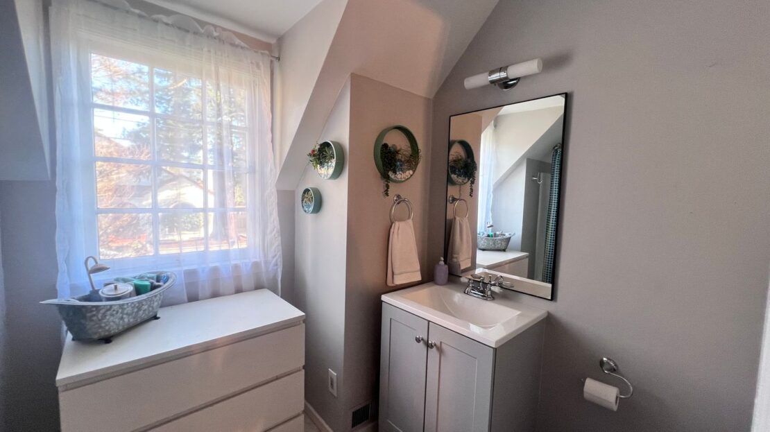 3987 Turnley Ave - Oakland - California - 4 bed, 2 bath rental property