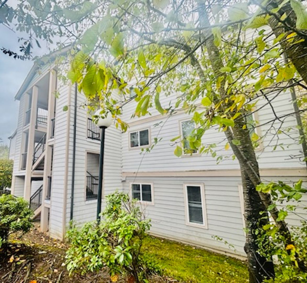 4018 Northwest Avenue - Bellingham - Washington - 2 bed, 2 bath rental property