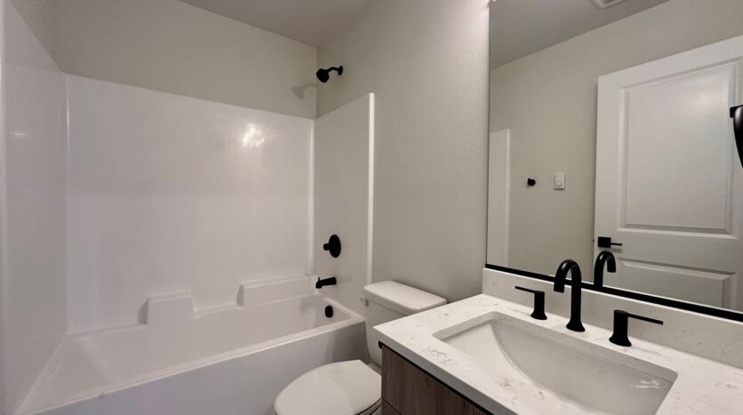 4047 SE 115th Ave - Portland - Oregon - 4 bed, 2.5 bath rental property