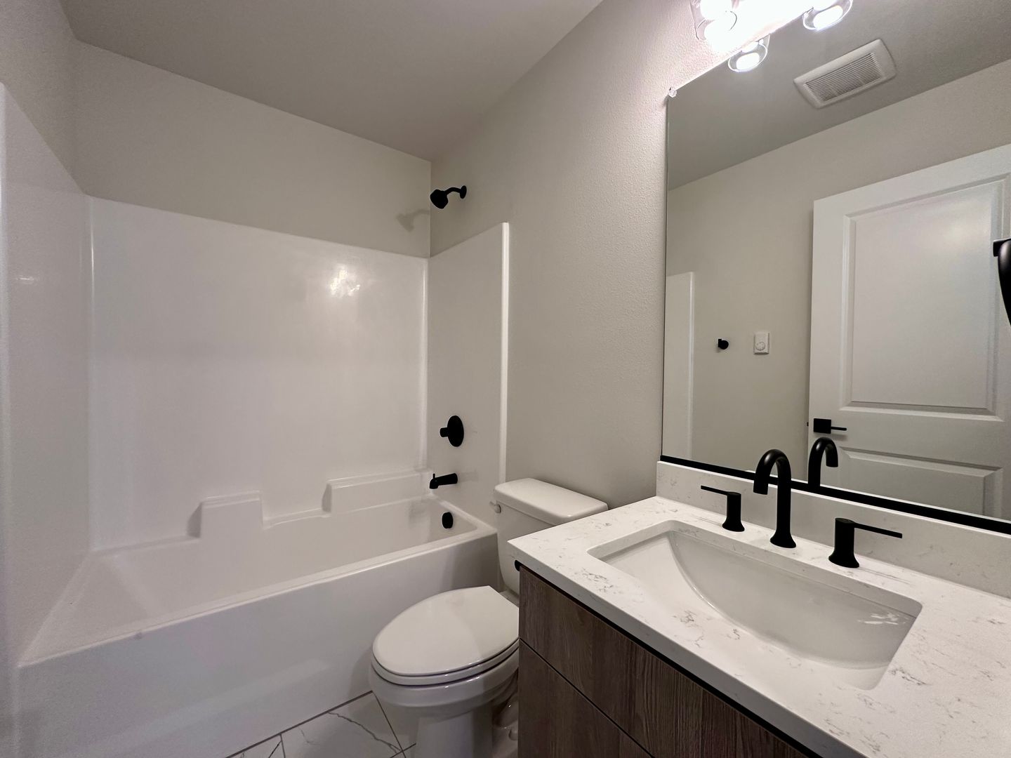 4047 SE 115th Ave - Portland - Oregon - 4 bed, 2.5 bath rental property