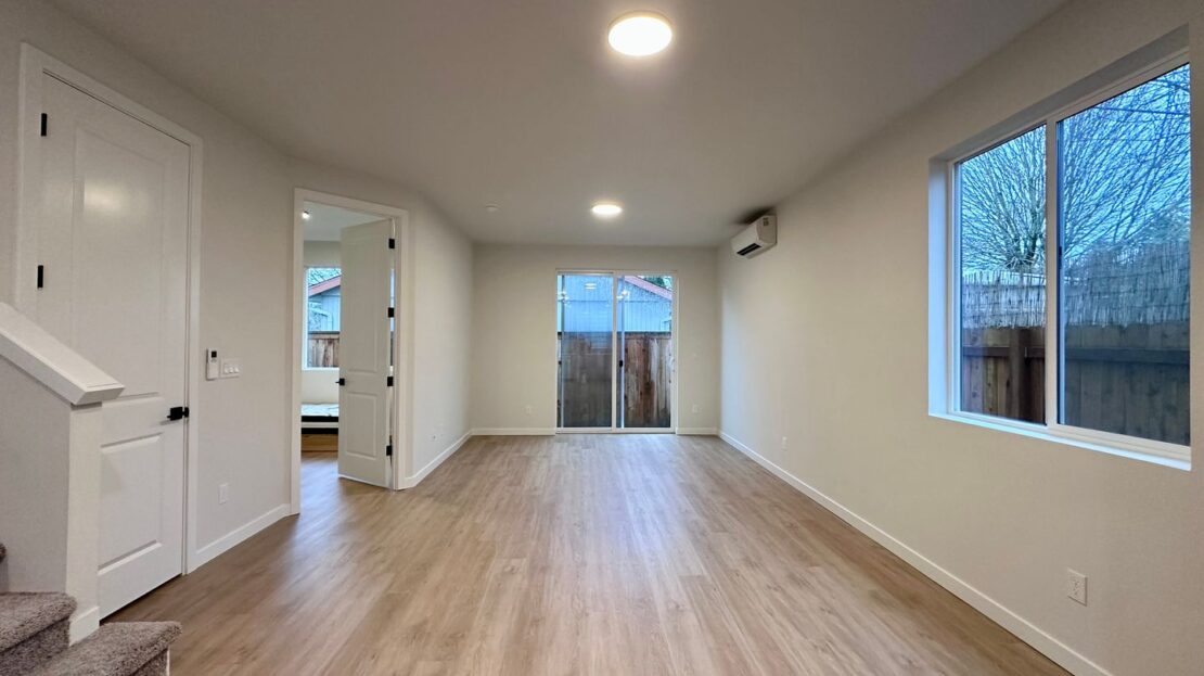 4047 SE 115th Ave - Portland - Oregon - 4 bed, 2.5 bath rental property