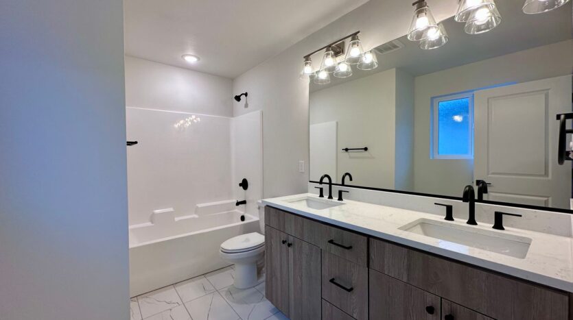 4047 SE 115th Ave - Portland - Oregon - 4 bed, 2.5 bath rental property