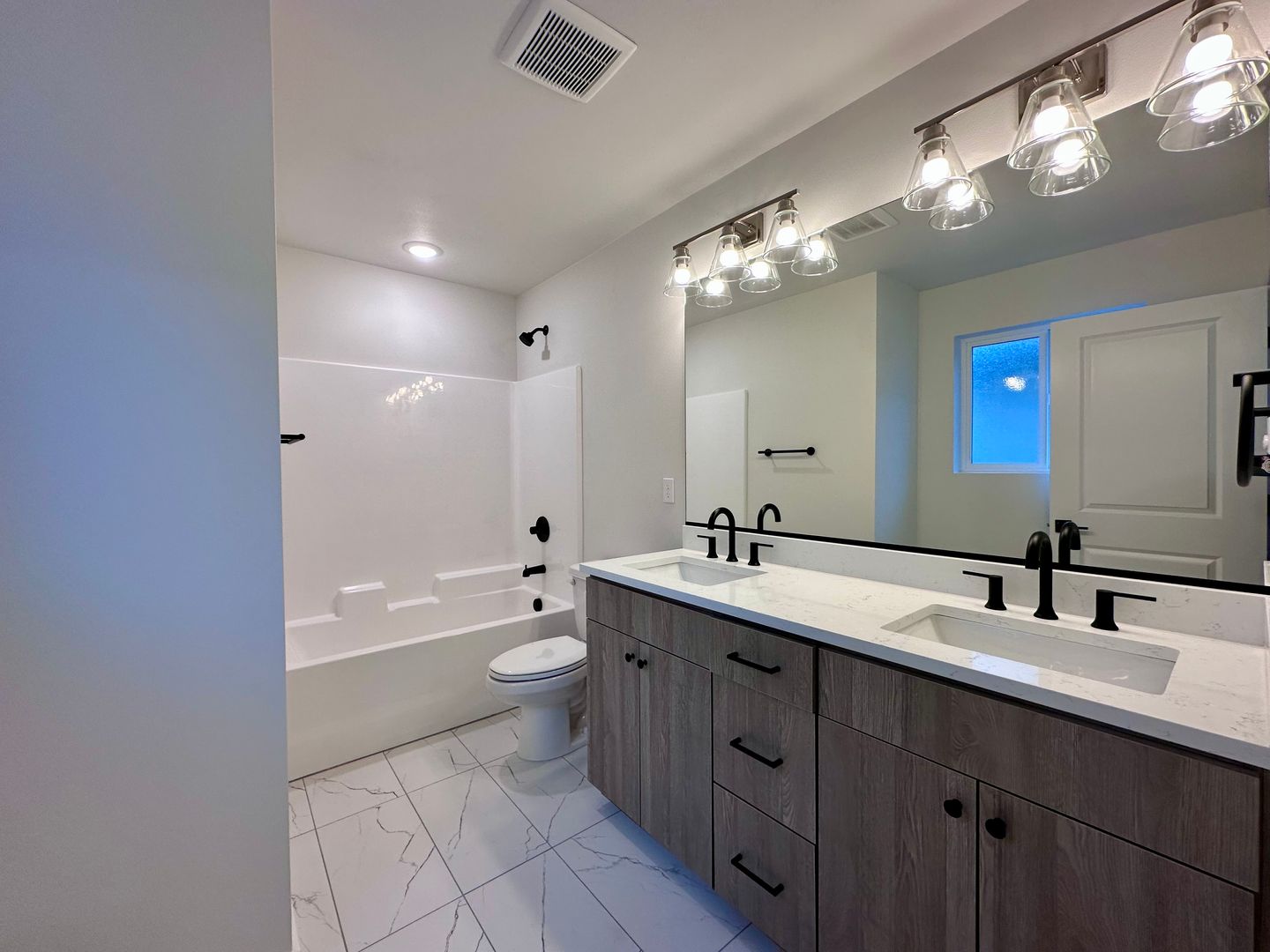 4047 SE 115th Ave - Portland - Oregon - 4 bed, 2.5 bath rental property