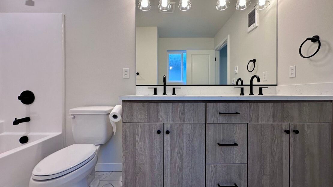 4047 SE 115th Ave - Portland - Oregon - 4 bed, 2.5 bath rental property