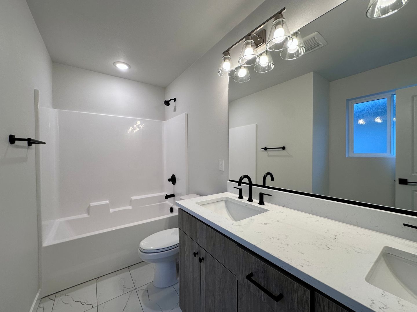 4047 SE 115th Ave - Portland - Oregon - 4 bed, 2.5 bath rental property