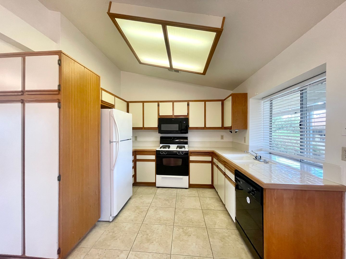 40844 Flying Sea Rd - Palm Desert - California - 3 bed, 2 bath rental property