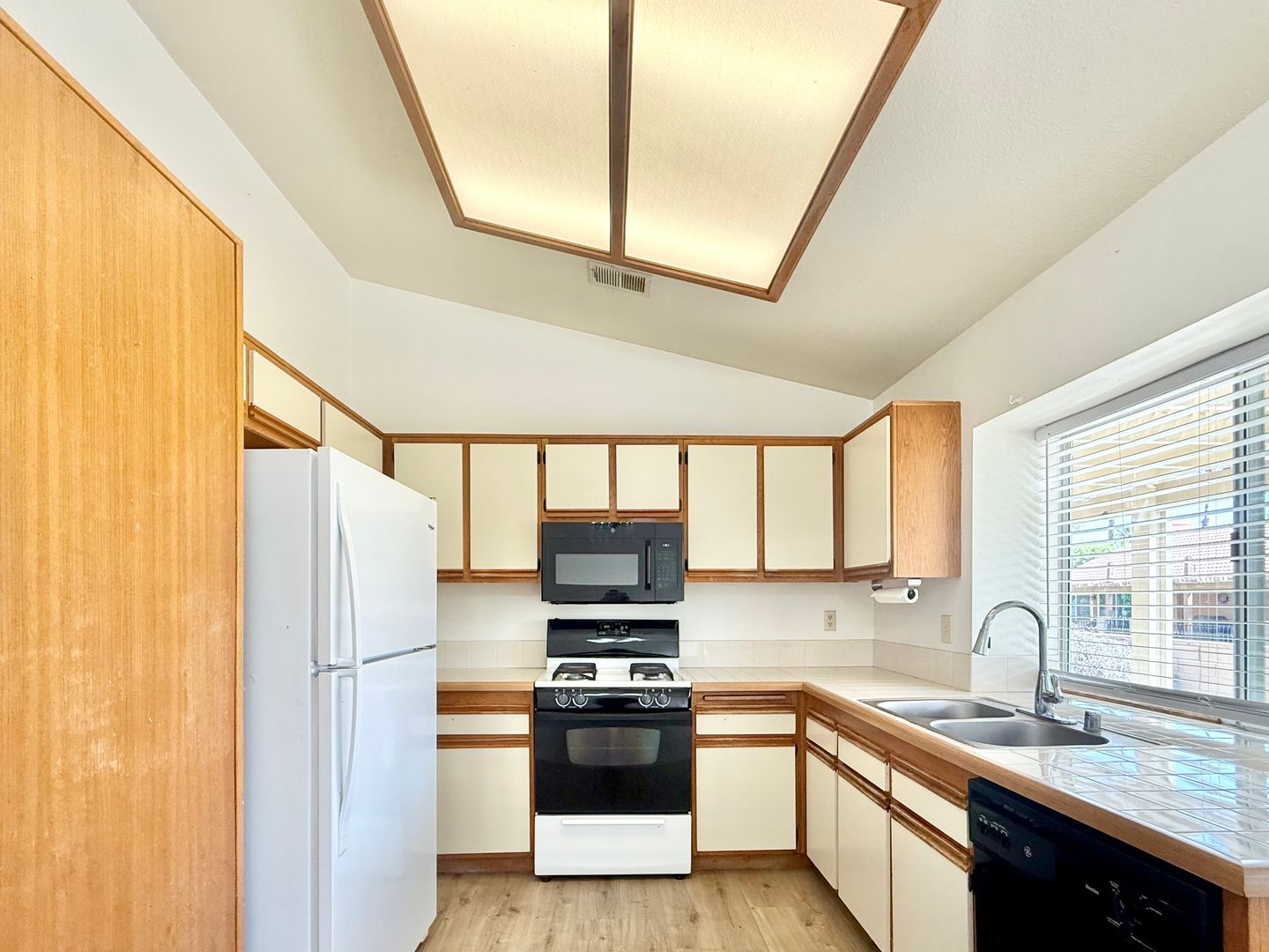 40844 Flying Sea Rd - Palm Desert - California - 3 bed, 2 bath rental property