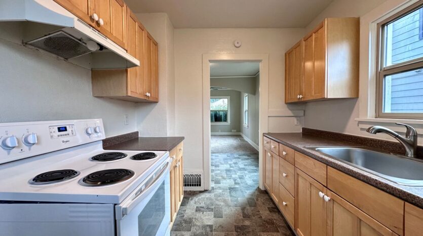 409 Monroe Street - Oregon City - Oregon - 3 bed, 1 bath rental property