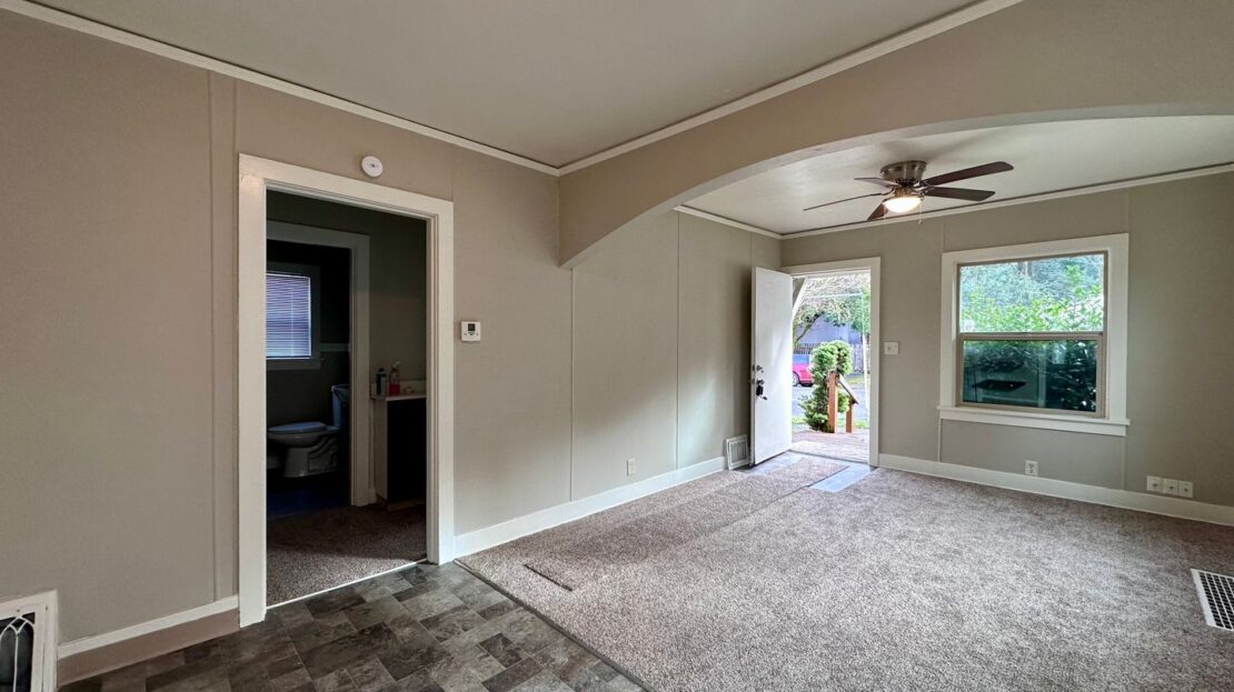 409 Monroe Street - Oregon City - Oregon - 3 bed, 1 bath rental property