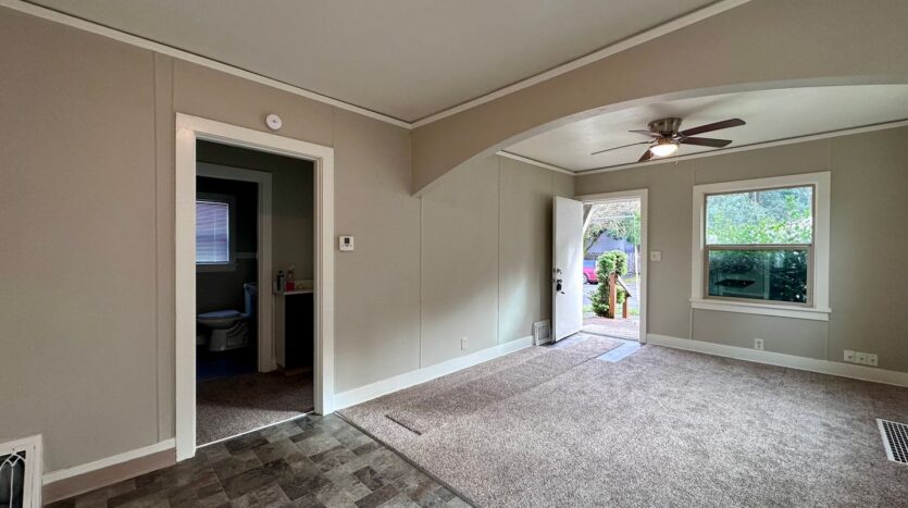 409 Monroe Street - Oregon City - Oregon - 3 bed, 1 bath rental property