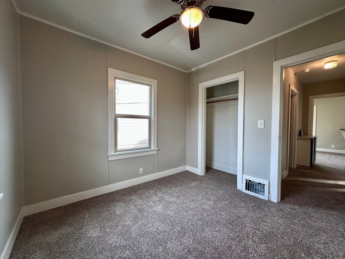 409 Monroe Street - Oregon City - Oregon - 3 bed, 1 bath rental property