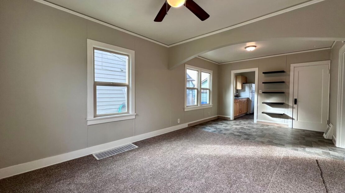 409 Monroe Street - Oregon City - Oregon - 3 bed, 1 bath rental property