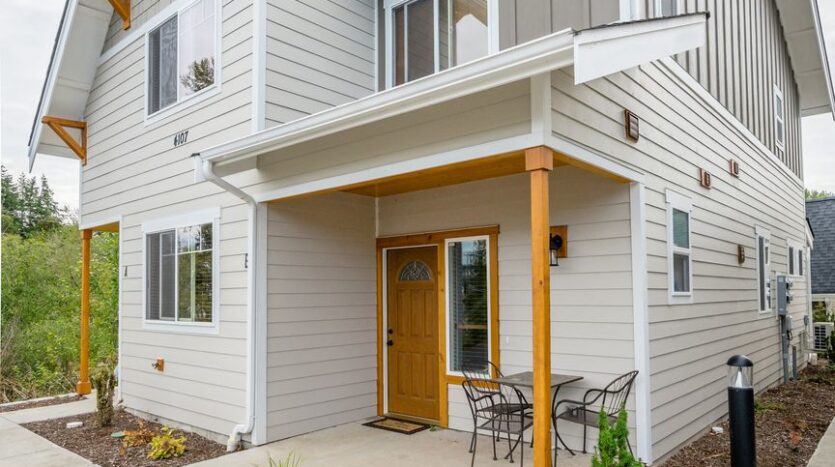 4117 Stonecrest Court - B - Bellingham - Washington - 2 bed, 1.5 bath rental property