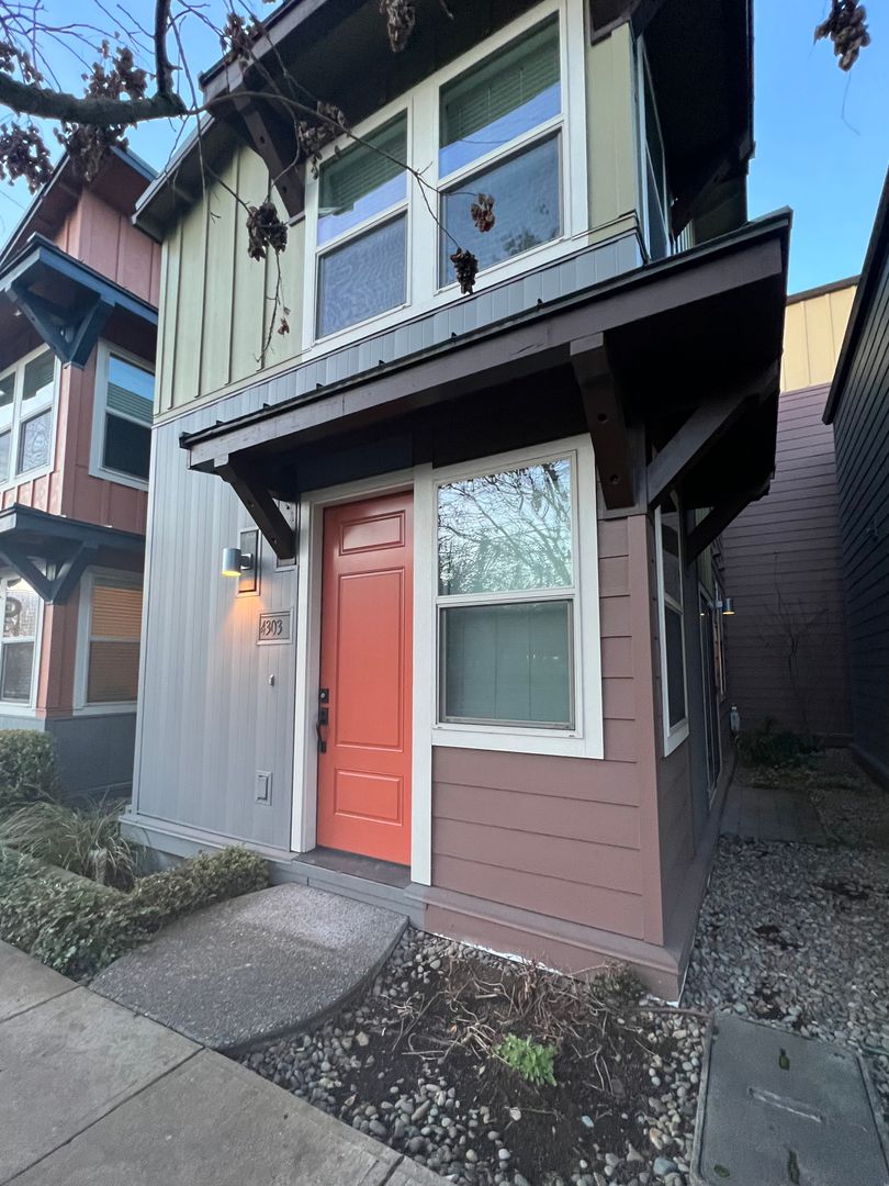 4303 SE Division St.  - Portland - Oregon - 2 bed, 2.5 bath rental property