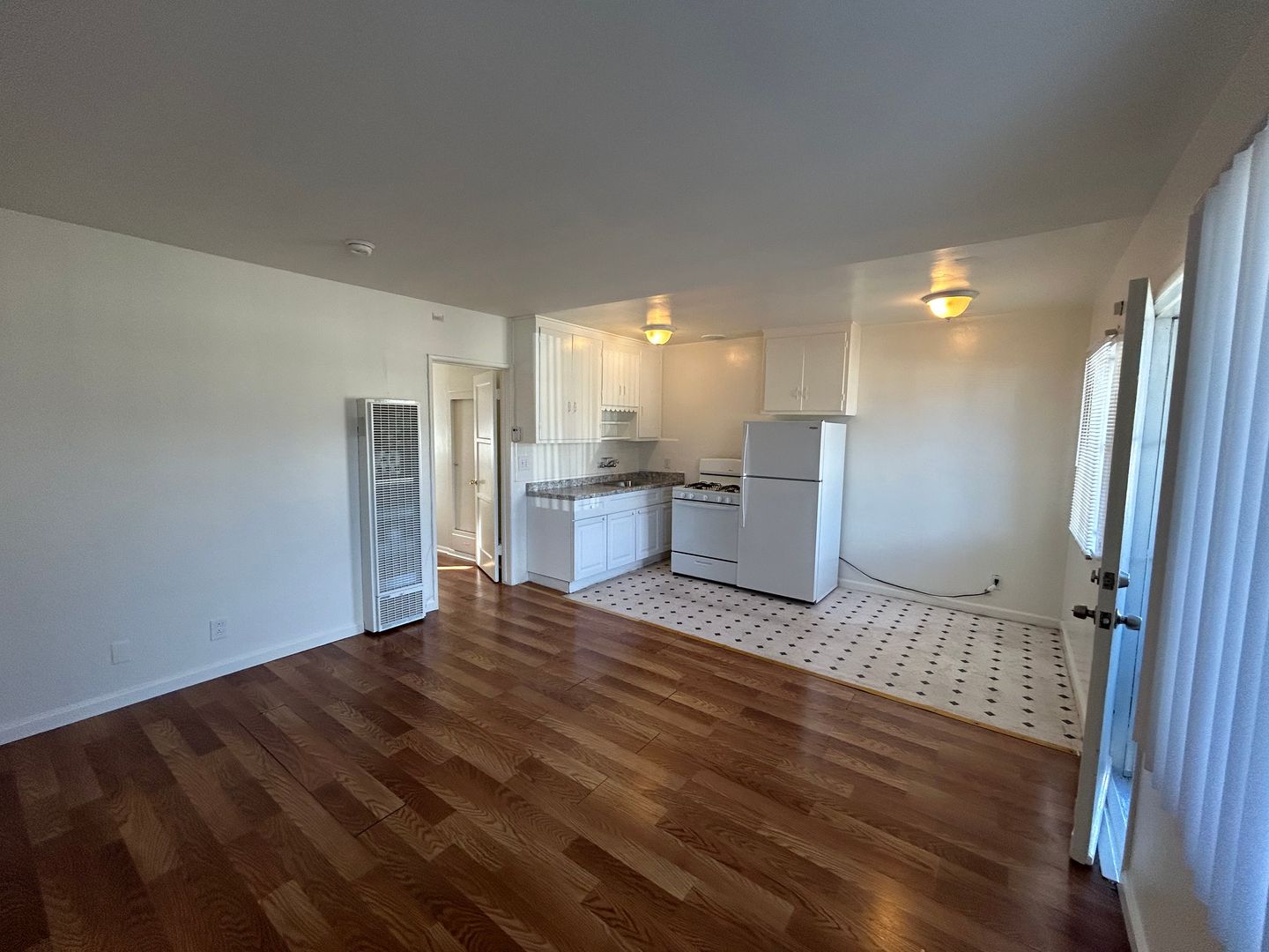 434 - 442 E Lincoln Street - Carson - California - 1 bed, 1 bath rental property