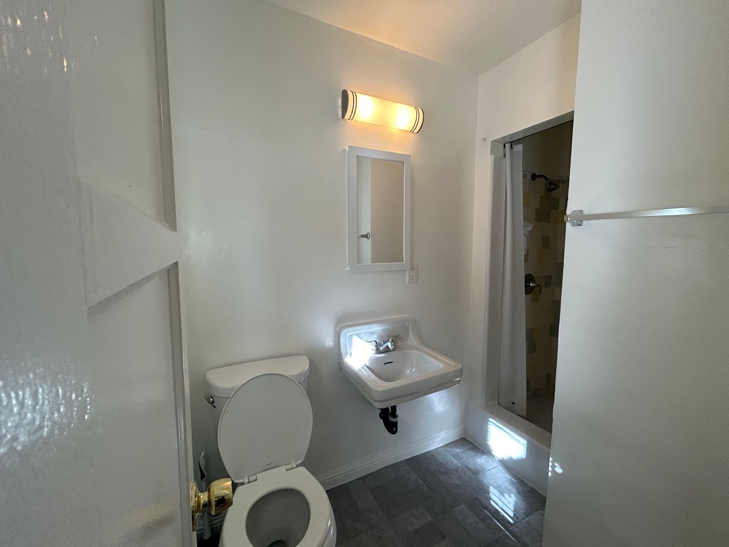 434 - 442 E Lincoln Street - Carson - California - 1 bed, 1 bath rental property