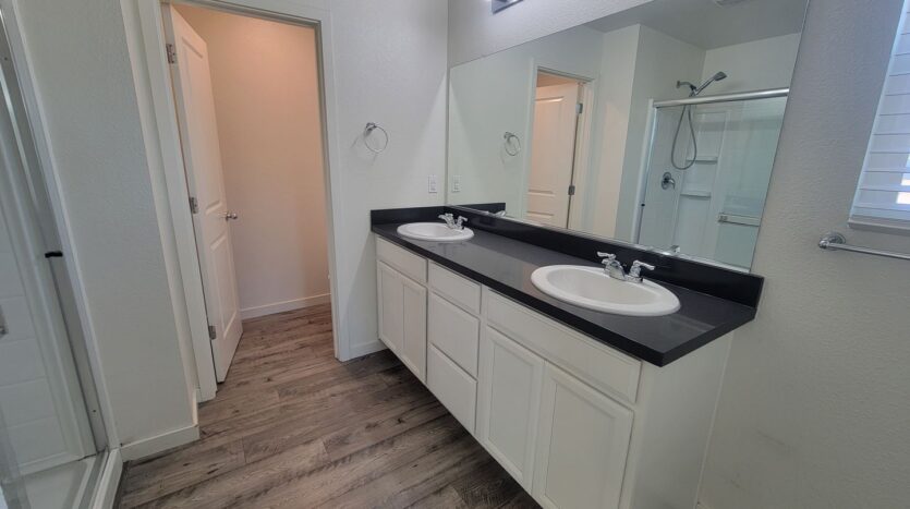 4364 Silver Cedar Ln - Sacramento - California - 3 bed, 2.5 bath rental property