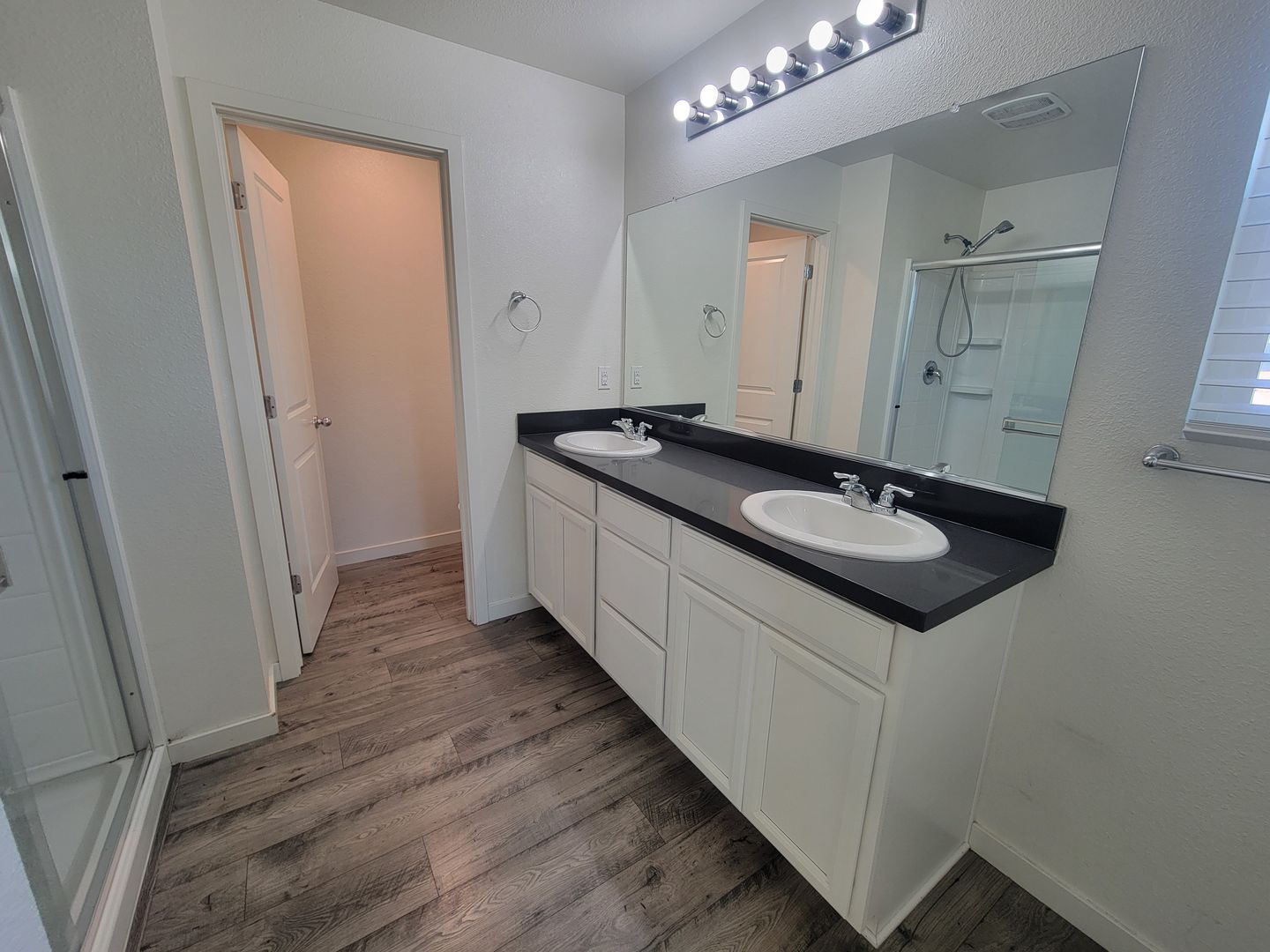 4364 Silver Cedar Ln - Sacramento - California - 3 bed, 2.5 bath rental property