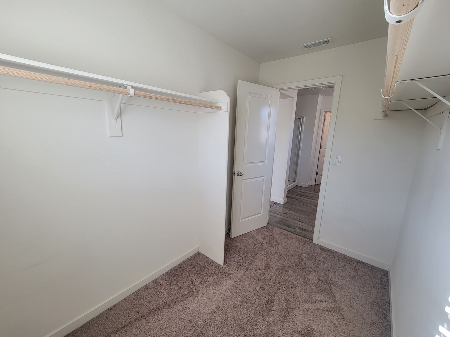 4364 Silver Cedar Ln - Sacramento - California - 3 bed, 2.5 bath rental property