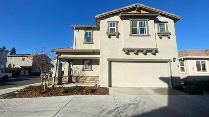 4364 Silver Cedar Ln - Sacramento - California - 3 bed, 2.5 bath rental property