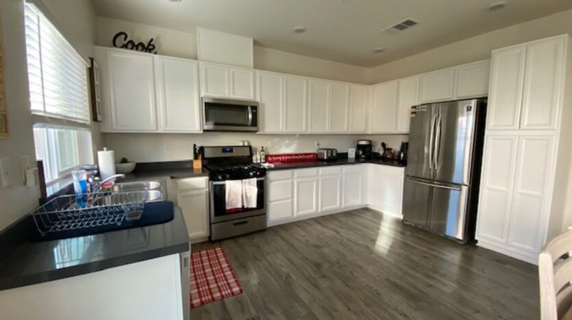 4364 Silver Cedar Ln - Sacramento - California - 3 bed, 2.5 bath rental property