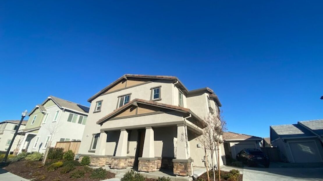 4364 Silver Cedar Ln - Sacramento - California - 3 bed, 2.5 bath rental property