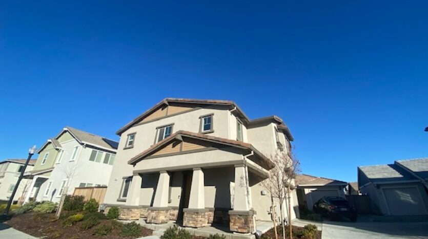 4364 Silver Cedar Ln - Sacramento - California - 3 bed, 2.5 bath rental property
