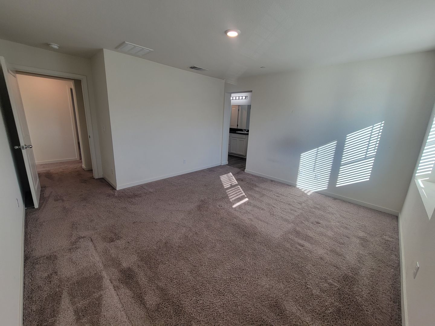 4364 Silver Cedar Ln - Sacramento - California - 3 bed, 2.5 bath rental property