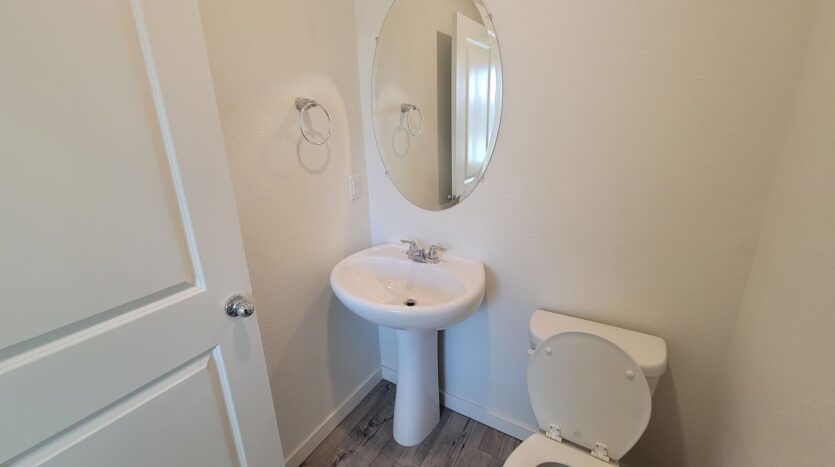 4364 Silver Cedar Ln - Sacramento - California - 3 bed, 2.5 bath rental property