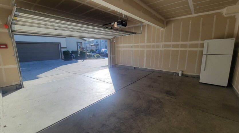 4364 Silver Cedar Ln - Sacramento - California - 3 bed, 2.5 bath rental property