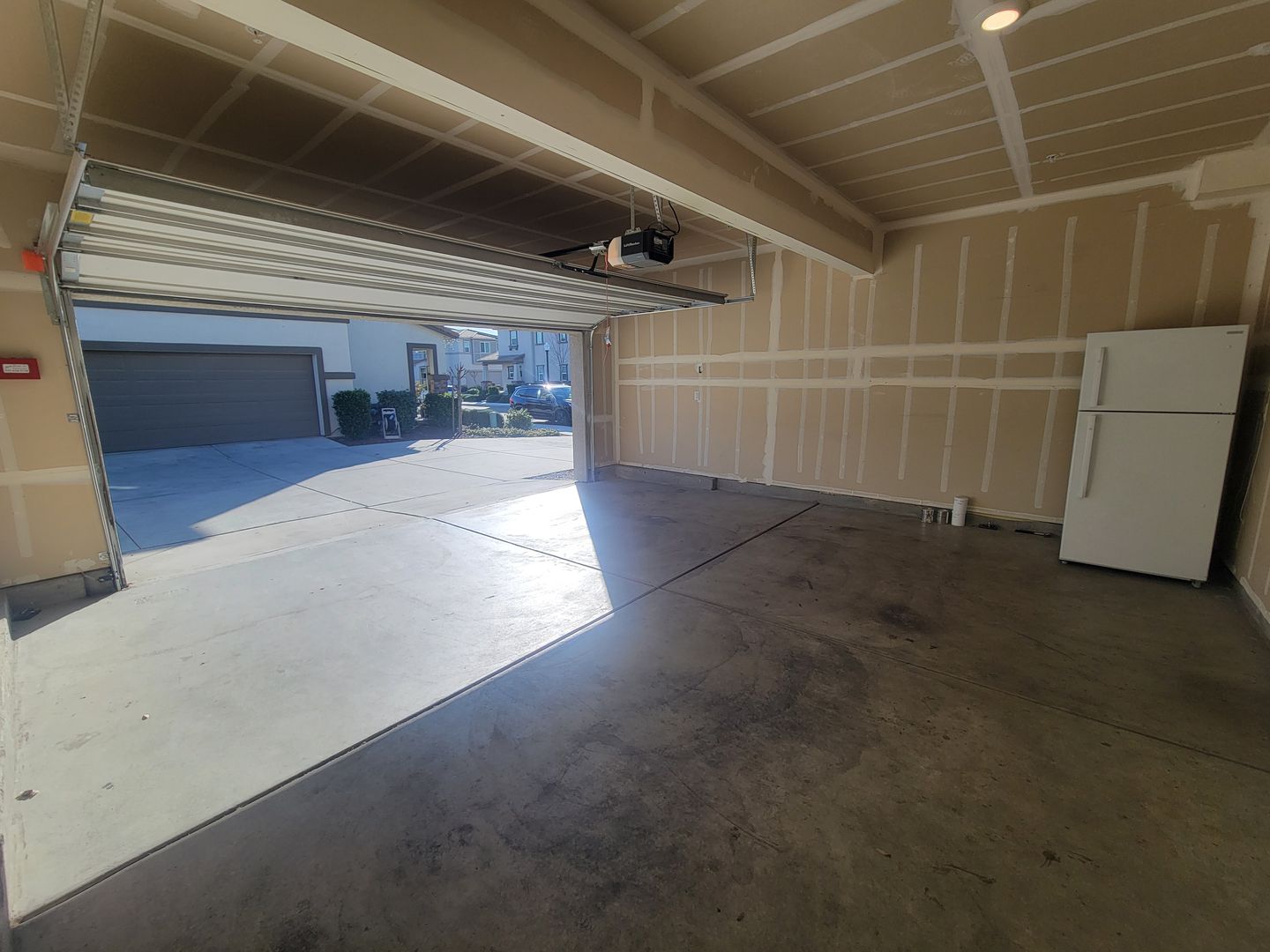 4364 Silver Cedar Ln - Sacramento - California - 3 bed, 2.5 bath rental property