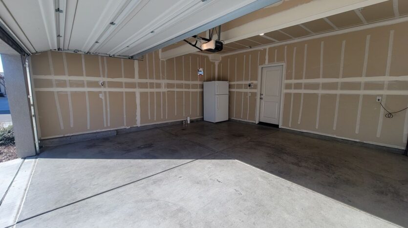 4364 Silver Cedar Ln - Sacramento - California - 3 bed, 2.5 bath rental property