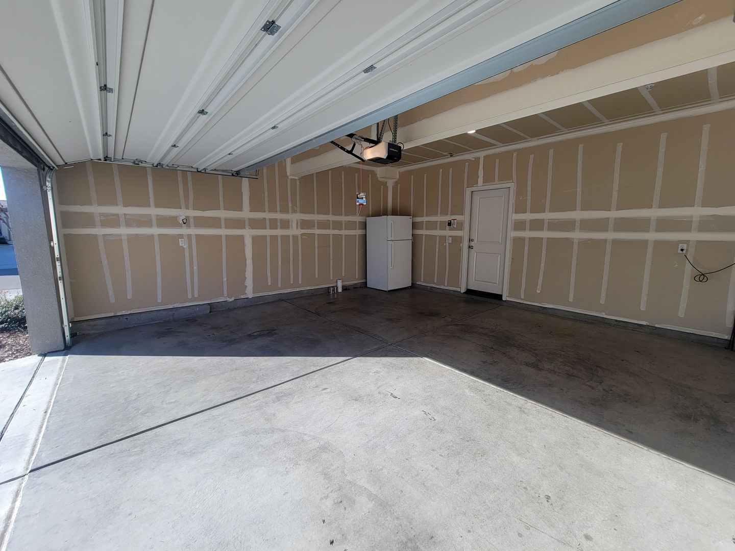 4364 Silver Cedar Ln - Sacramento - California - 3 bed, 2.5 bath rental property