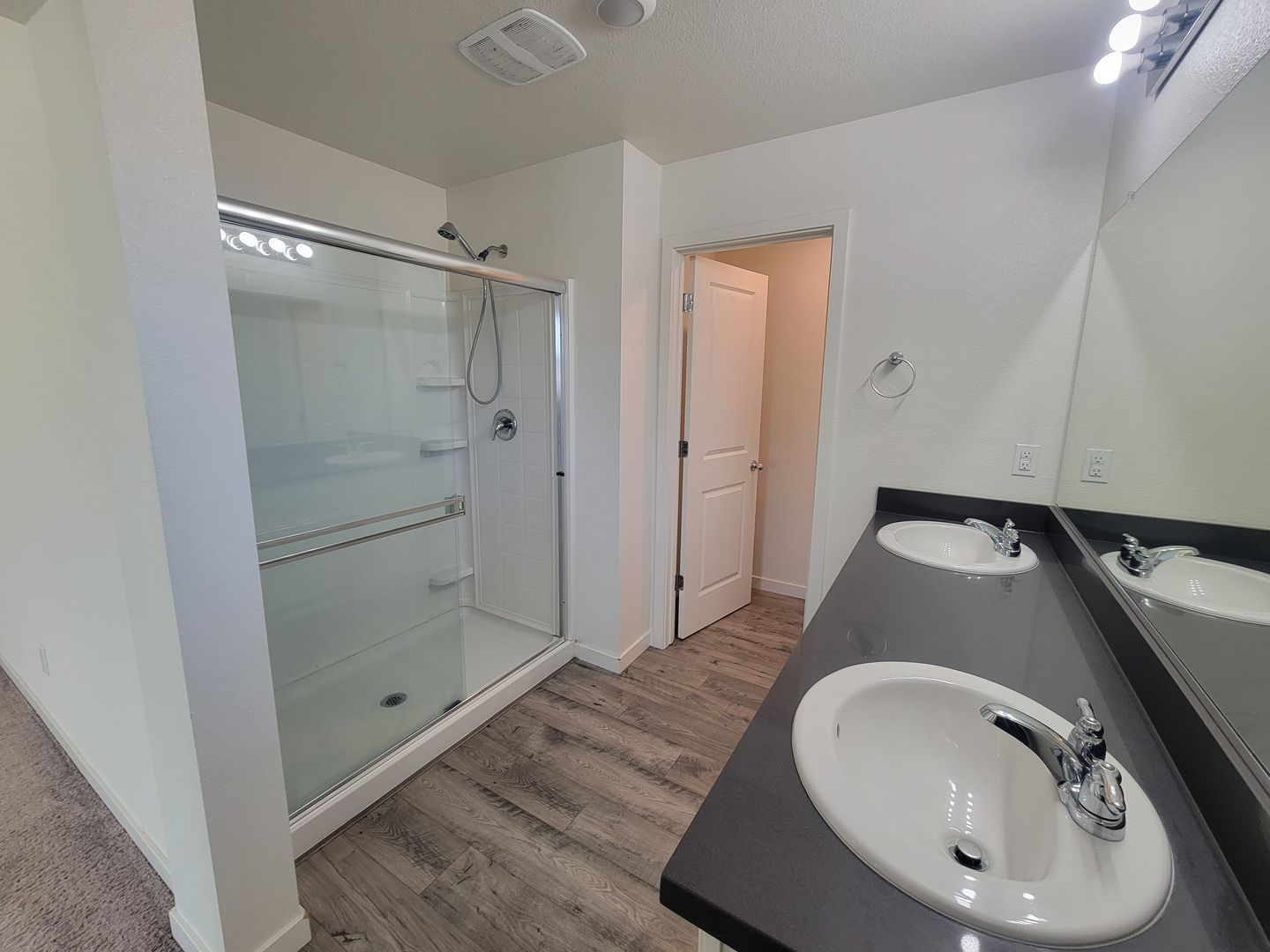 4364 Silver Cedar Ln - Sacramento - California - 3 bed, 2.5 bath rental property