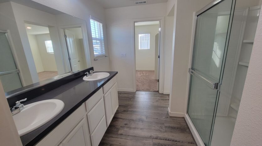 4364 Silver Cedar Ln - Sacramento - California - 3 bed, 2.5 bath rental property