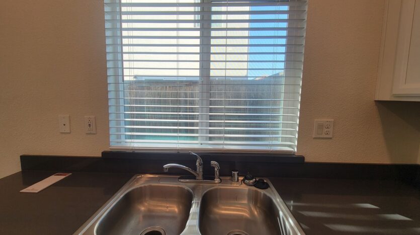 4364 Silver Cedar Ln - Sacramento - California - 3 bed, 2.5 bath rental property