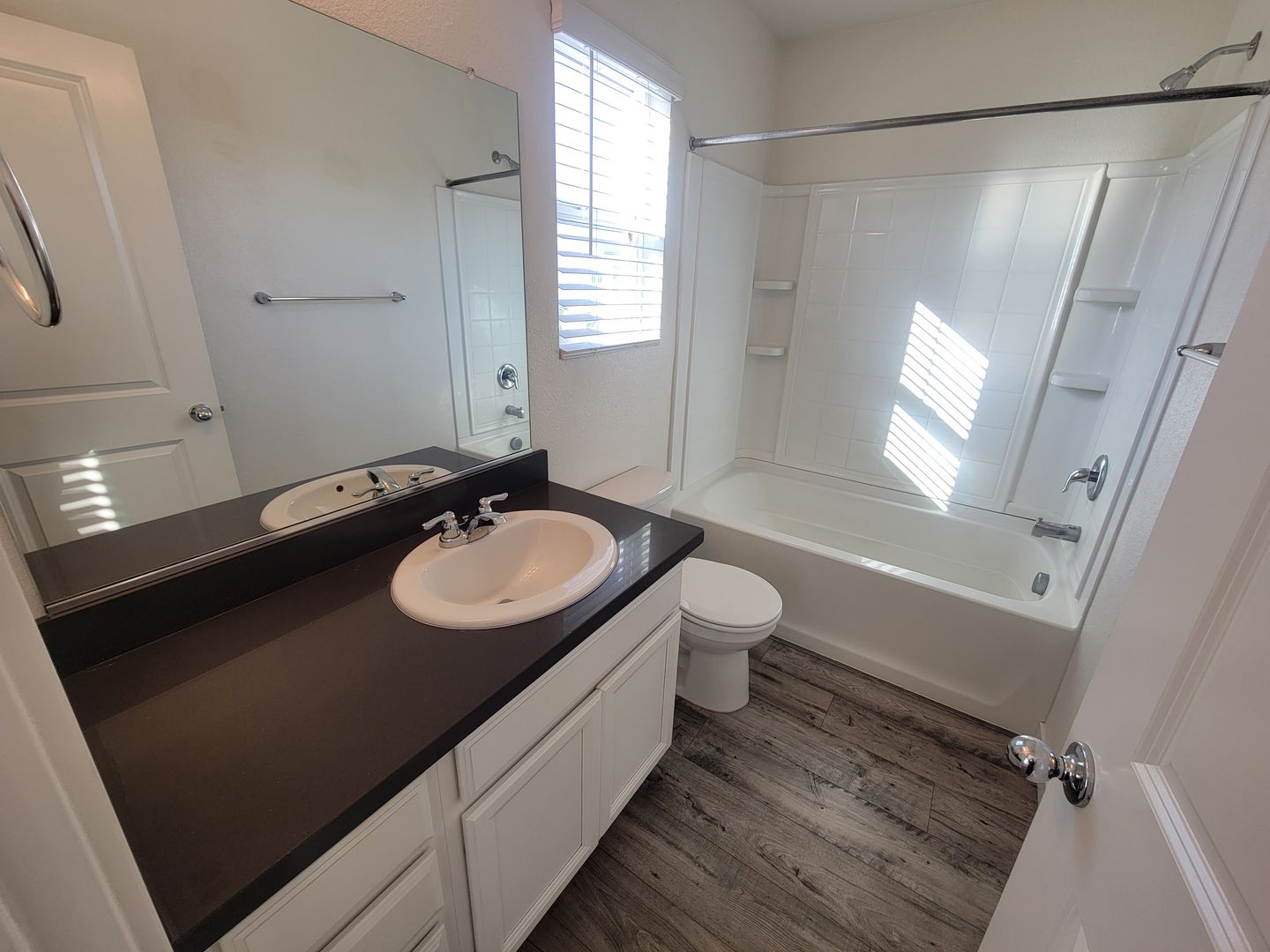 4364 Silver Cedar Ln - Sacramento - California - 3 bed, 2.5 bath rental property