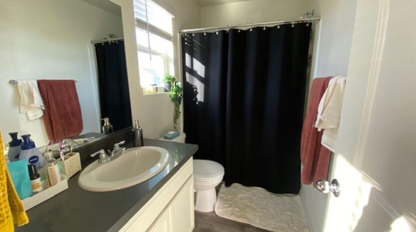 4364 Silver Cedar Ln - Sacramento - California - 3 bed, 2.5 bath rental property