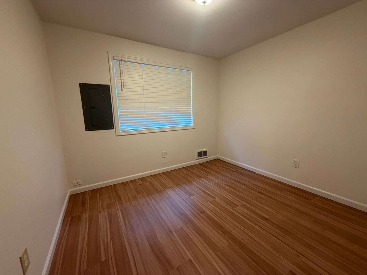 4530-4532 S Thompson - Tacoma - Washington - 2 bed, 1 bath rental property