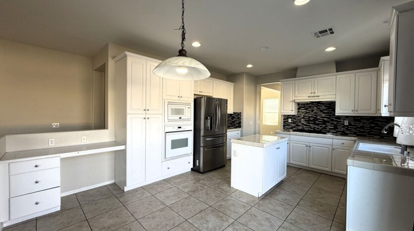 4715 W. Ave J4 - Lancaster - California - 3 bed, 3 bath rental property