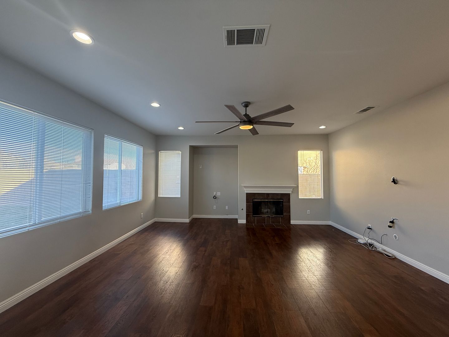 4715 W. Ave J4 - Lancaster - California - 3 bed, 3 bath rental property