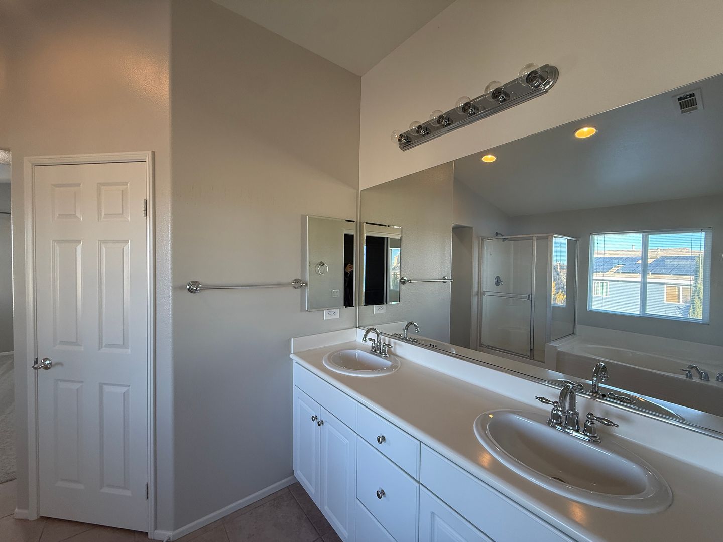 4715 W. Ave J4 - Lancaster - California - 3 bed, 3 bath rental property