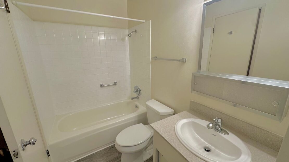 5 Admiral Drive #405 - Emeryville - California - 1 bath rental property