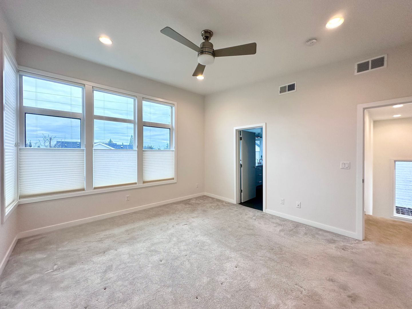 5045 SE Ramona St.  - Portland - Oregon - 4 bed, 4 bath rental property