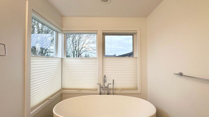 5045 SE Ramona St.  - Portland - Oregon - 4 bed, 4 bath rental property