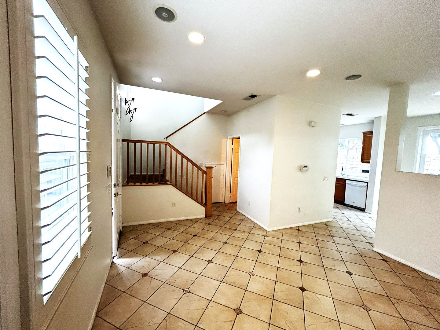 510 Catalina Ln - Carson - California - 3 bed, 2.5 bath rental property