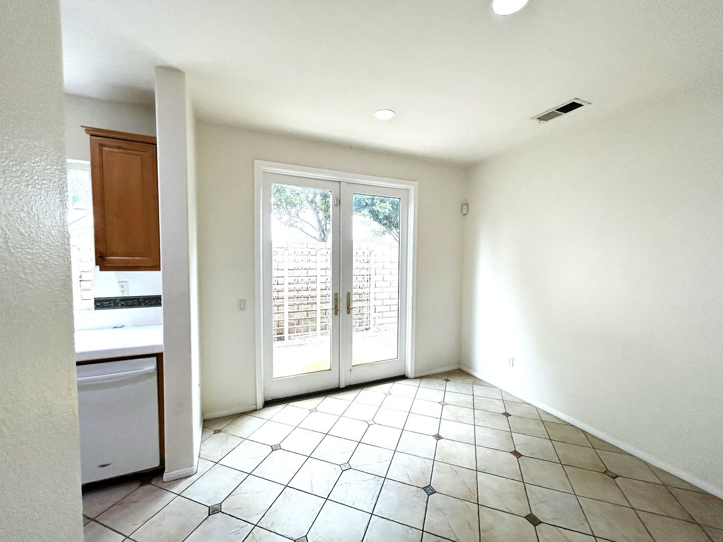 510 Catalina Ln - Carson - California - 3 bed, 2.5 bath rental property