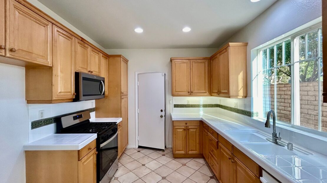 510 Catalina Ln - Carson - California - 3 bed, 2.5 bath rental property