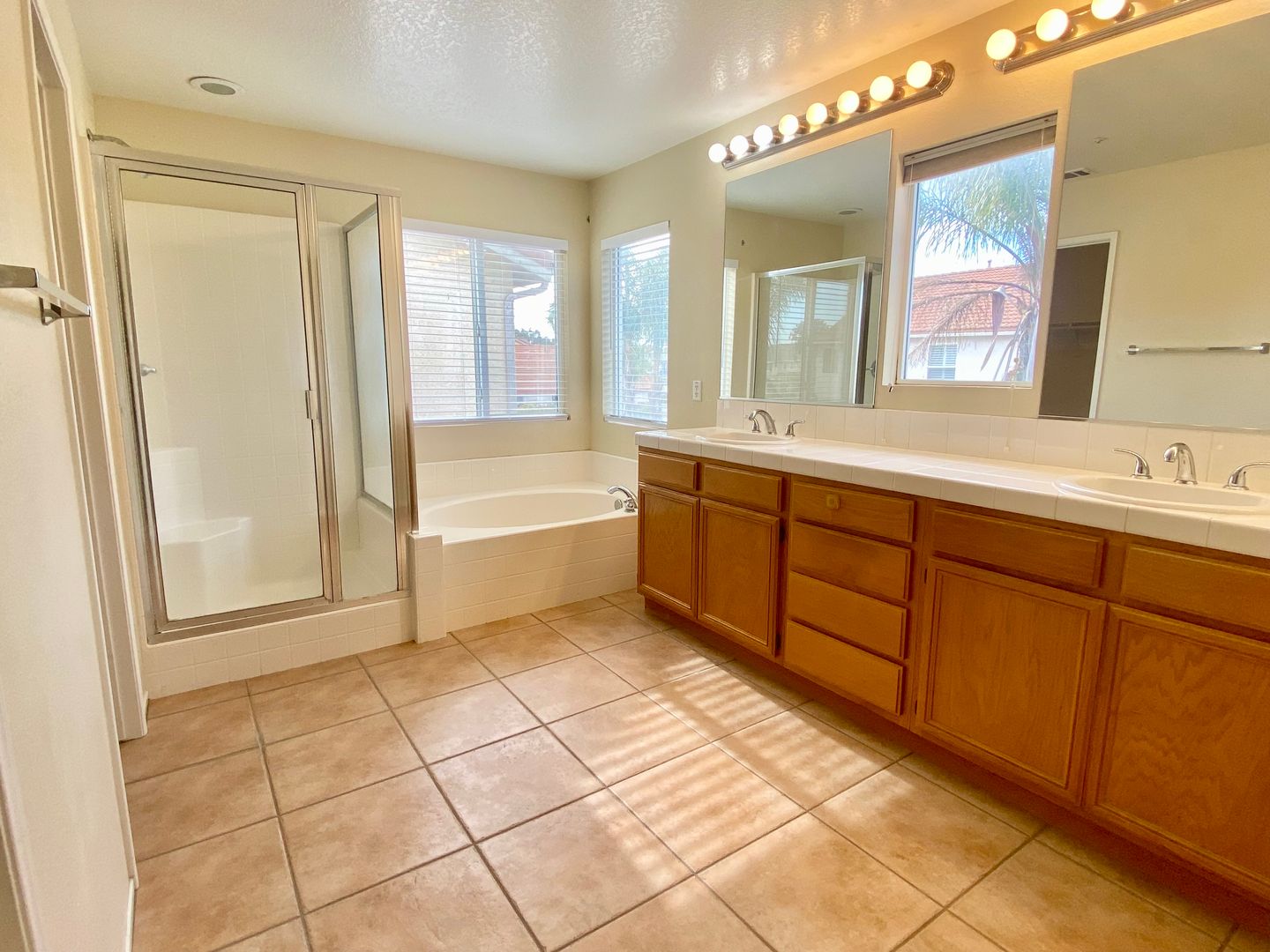 5485 Dunbar Dr - Oxnard - California - 4 bed, 3 bath rental property