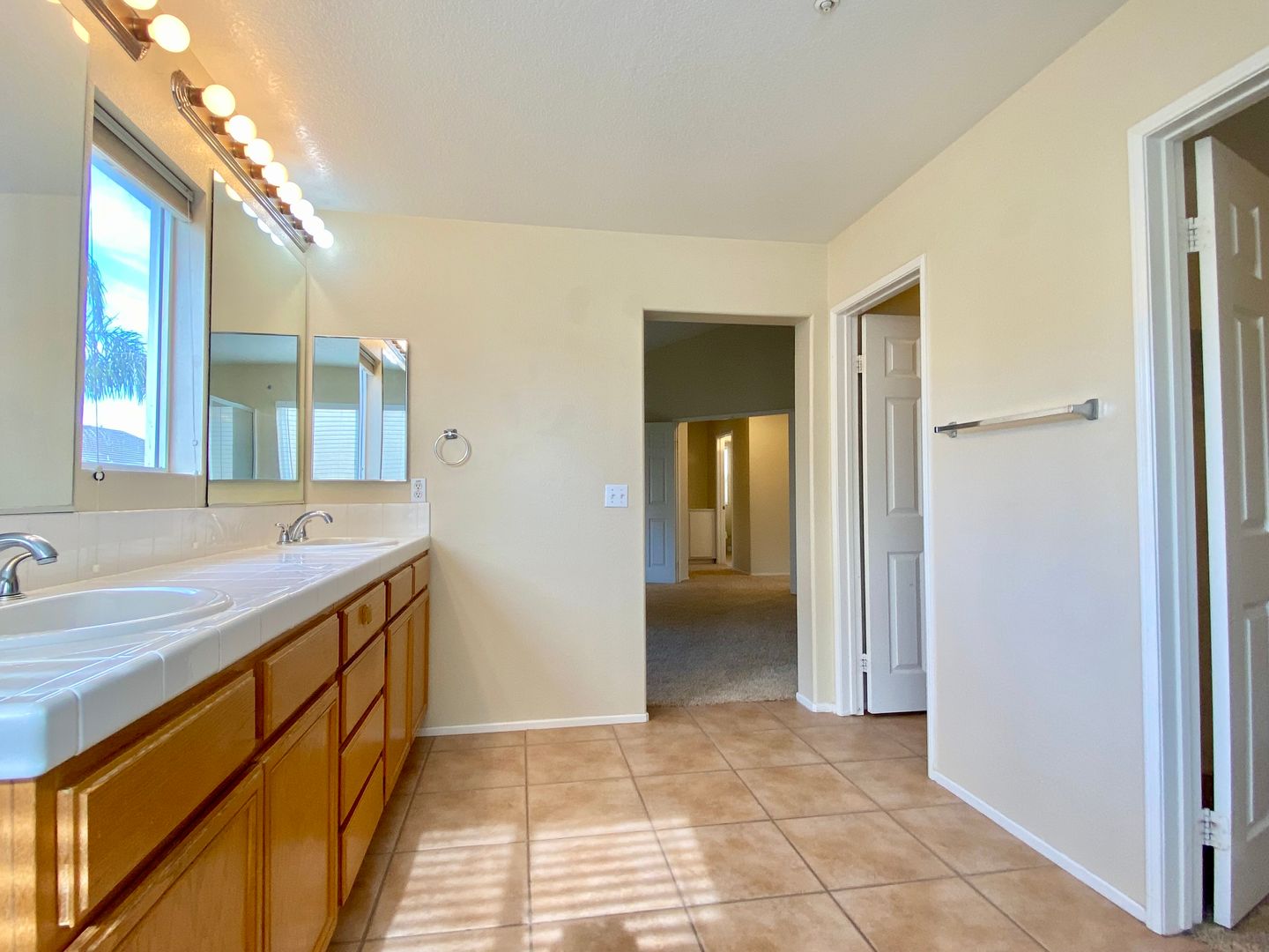 5485 Dunbar Dr - Oxnard - California - 4 bed, 3 bath rental property